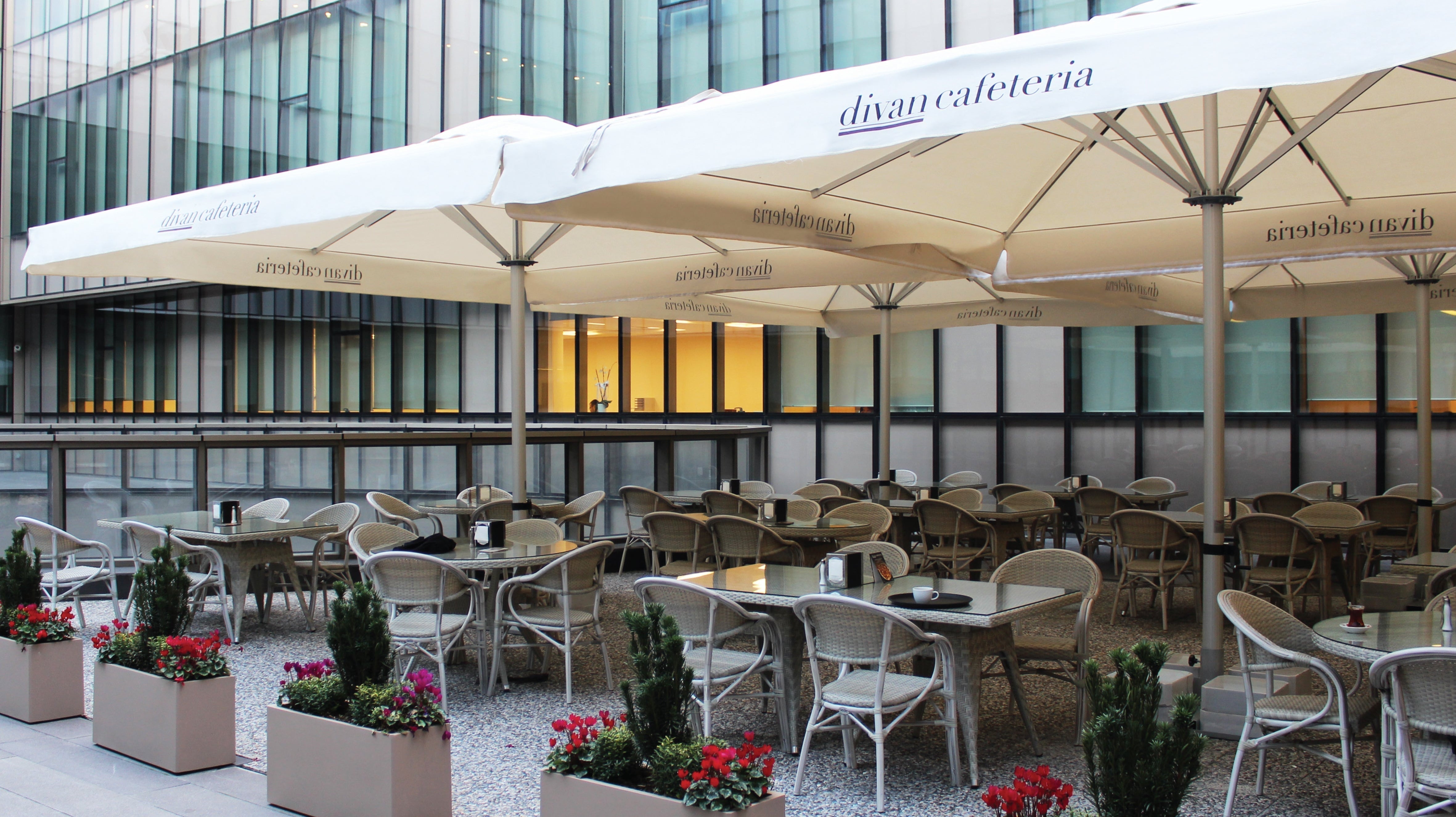 Şık ve Kullanışlı Restaurant ve Kafe şemsiyeleri