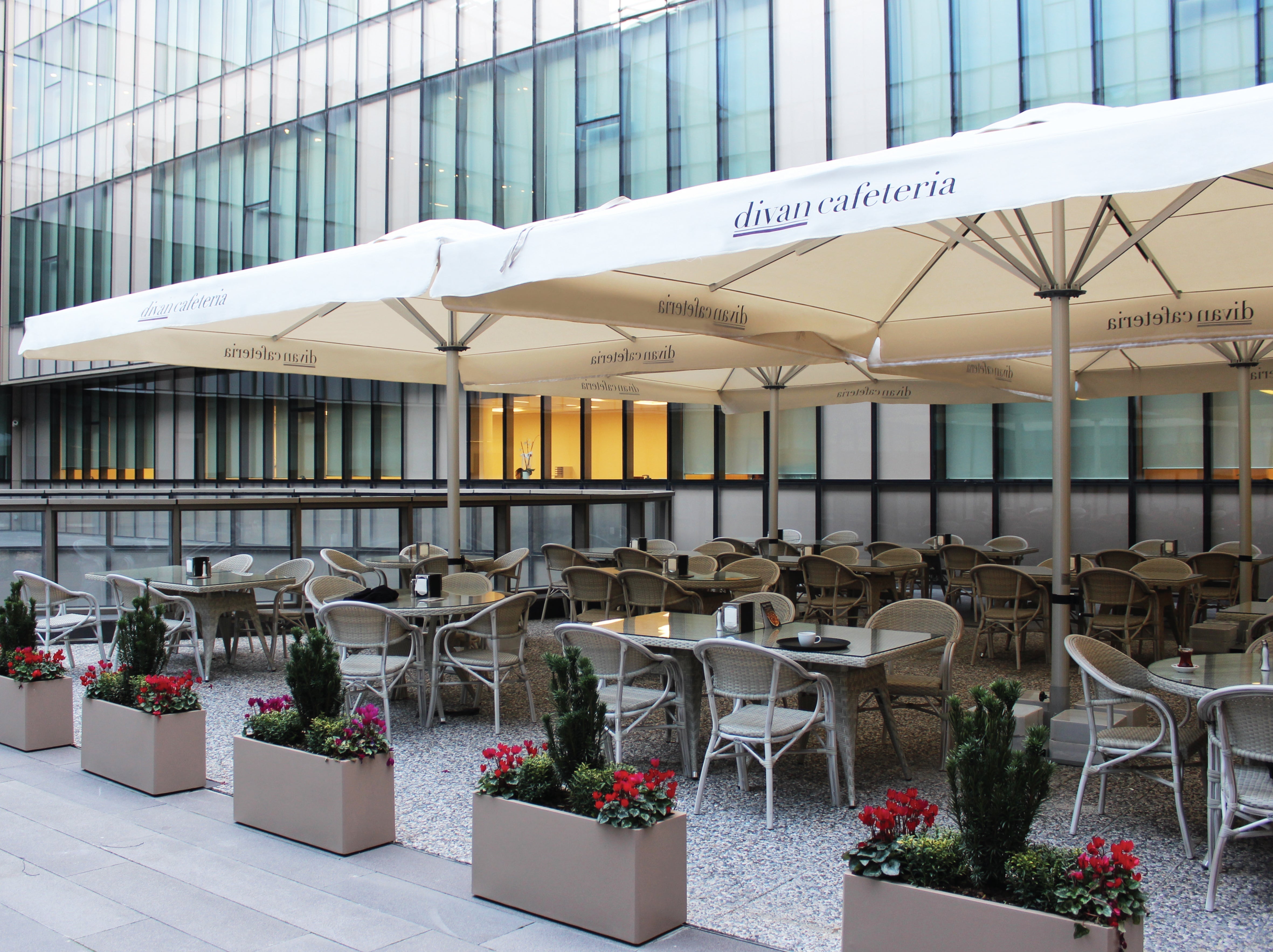 Şık ve Kullanışlı Restaurant ve Kafe şemsiyeleri